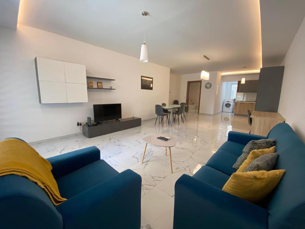 Sliema Centrally Located Apt ภายนอก รูปภาพ